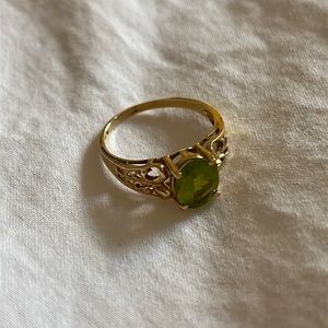Green vintage gold 10k ring